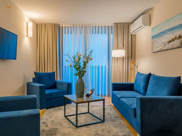 85otwQxuVzrDMDBYZdE4GCwUwX78BqZj-Living Room (Large)