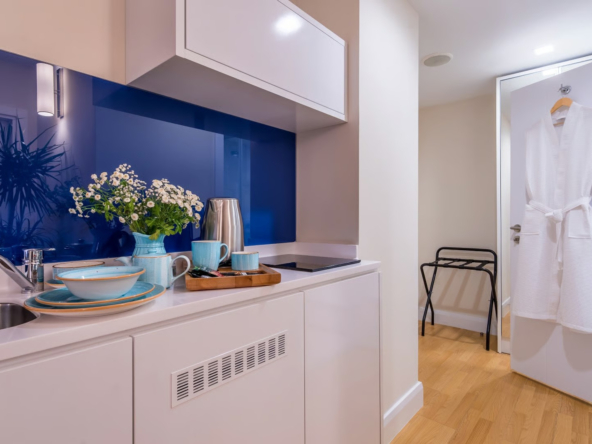 EybXBsUEkLuy7nPSFyqsqyTjorH4Zwrr-Kitchenette (Large)